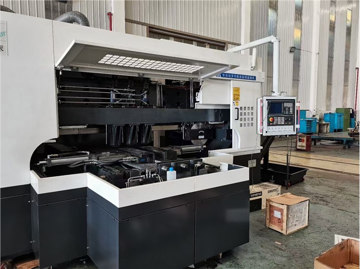 Çin'de Daha İyi Çok Fonksiyonlu CNC Testere ve Freze Makinesi